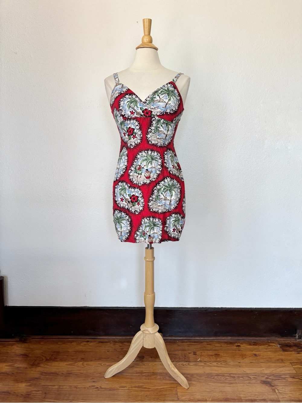 Vintage 90s Y2K Red Sleeveless V-Neck Vacation Mini Dress